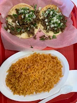 Tacos Al Pastor Y Tacos De Carnitas